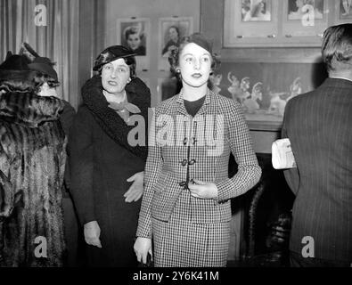 Captain Peter North' privater Aussichtstag. Lady und Miss Burnett von Leys. Stockfoto