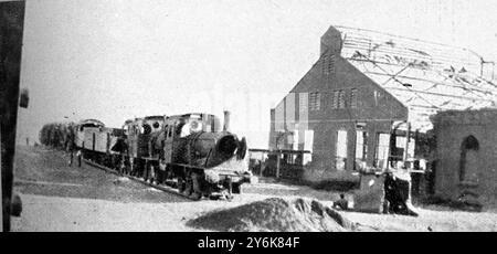 WWI Bagdad, Irak - Deutschlands verlorene Durchdringungslinie nach Osten - die Briten halten die Bagdad-Eisenbahn fest, die von den Türken in der voreiligen Rückzugsstation Samarrah am 8. Dezember 1917 unvollständig zerstört wurde Stockfoto
