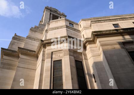 Außenansicht der Freimaurerhalle im Art déco-Stil, die das Hauptquartier der United Grand Lodge of England und des Supreme Grand Chapter of Royal ist Stockfoto