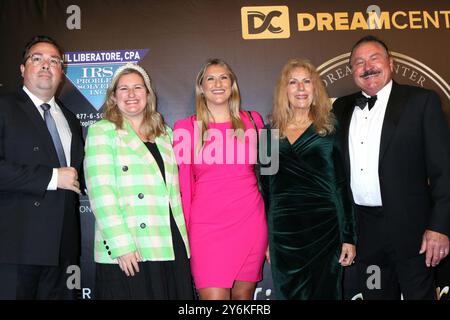 CA. 25. September 2024. Gäste, die zur jährlichen Gala der Nacht der Träume im LA Dream Center, The Beverly Hills Hotel, Beverly Hills, CA, am 25. September 2024 ankommen. Quelle: Priscilla Grant/Everett Collection/Alamy Live News Stockfoto