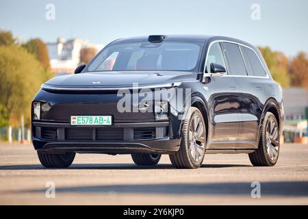Minsk, Weißrussland - 18. September 2024: Brandneuer Li L9 Lixiang Luxus-Crossover-SUV in voller Größe des chinesischen Herstellers Li Auto 2022 präsentiert Stockfoto