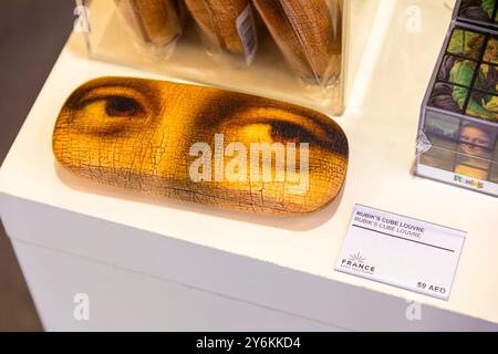 Vereinigte Arabische Emirate, Dubai, Expo 2020. Der französische Pavillon. Nebenprodukte, die Mona Lisa Stockfoto