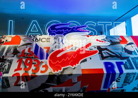 Vereinigte Arabische Emirate, Dubai, Expo 2020. Der französische Pavillon. Lacoste Stockfoto