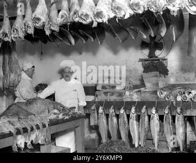 London and North Eastern Railway stellt Geschäfte usw. in King's Cross bereit. The Metzgerei - 9. November 1924 © TopFoto Stockfoto