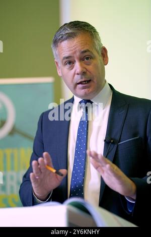 Sinn Fein Finanzsprecher Pearse Doherty beim Start des Sinn Fein Alternative Budget im Irish Architectural Archive in Dublin. Bilddatum: Donnerstag, 26. September 2024. Stockfoto