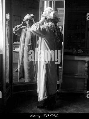 Mode fotografiert in Enos, Mount St. 17 Februar 1919 © TopFoto Stockfoto