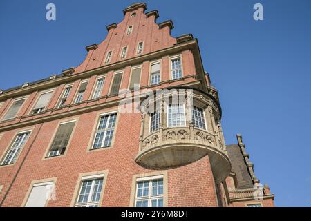 Gebäudedetail, Erker, Rundfenster, Altes Rathaus, Eichborndamm, Reinickendorf, Berlin, Deutschland Stockfoto