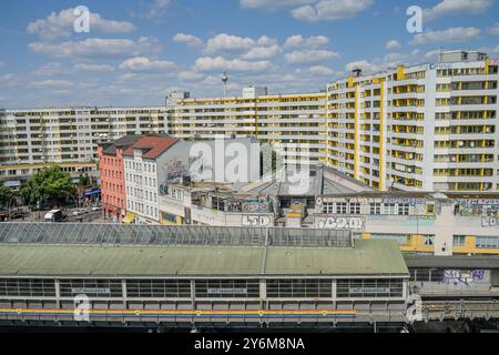 U-Bahnhof, Sozialwohnungen, Kreuzberger Zentrum, Kottbusser Tor, Kreuzberg, Berlin, Deutschland Stockfoto