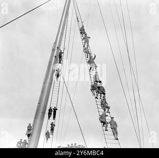 5.000 Männer der berühmten 1st Brigade, 1st Division Canadian Expeditionary Force verlassen Southampton auf der „Olympic“. 16. April 1919 Stockfoto