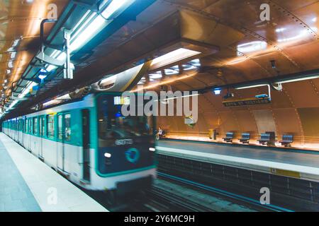 Frankreich, Ile-de-France, Paris, U-Bahn, Interior of the Arts et Metiers Station Stockfoto