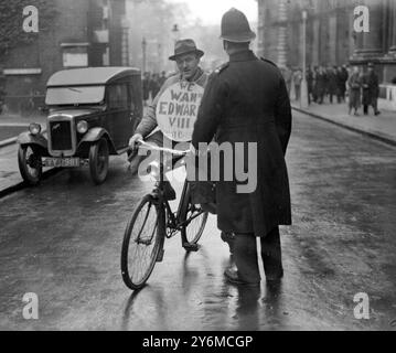 Die Abdankung von König Edward VIII. Szene in der Downing Street. Dezember 1936 Stockfoto