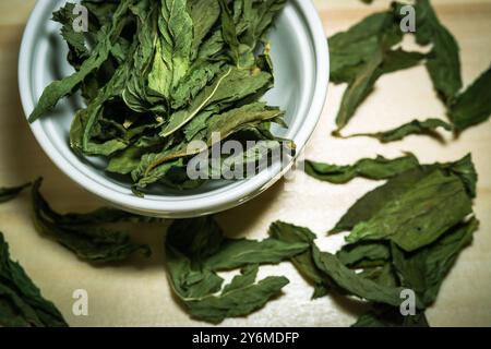 Trockene Minzblätter, Makrofoto Stockfoto