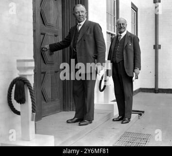 J.H. Thomas bei der Eröffnungszeremonie der Forschungsstation der kaiserlichen Chemieindustrie in Jealott’s Hill Maidenhead. Juni 1929 Stockfoto