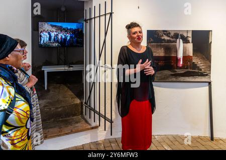 Installation von Greta Alfaro beim Landskrona Photo Festival 2024. Citadellstaden, Landskrona kommun, Skåne, Schweden Stockfoto