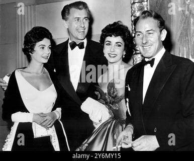 Schauspielerin Elizabeth Taylor und Ehemann Michael Wilding mit Stewart Granger und seiner Frau Jean Simmons 1951 in Hollywood USA Stockfoto