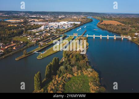 Frankreich, Normandie, Eure, Gaillon, Notre-Dame-de-la-Garenne Schleusen, Barrage de Port-Mort Stockfoto