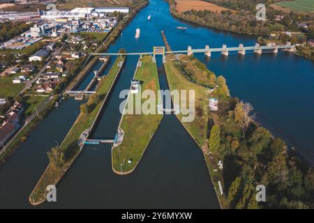 Frankreich, Normandie, Eure, Gaillon, Notre-Dame-de-la-Garenne Schleusen, Barrage de Port-Mort Stockfoto
