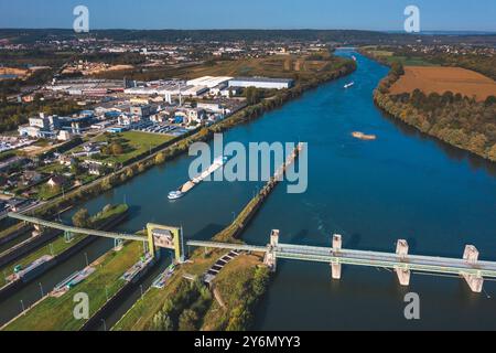 Frankreich, Normandie, Eure, Gaillon, Notre-Dame-de-la-Garenne Schleusen, Barrage de Port-Mort Stockfoto