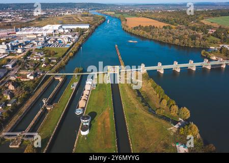 Frankreich, Normandie, Eure, Gaillon, Notre-Dame-de-la-Garenne Schleusen, Barrage de Port-Mort Stockfoto