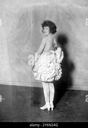 Der Siegesball in der Albert Hall. Miss Elsie Carlisle. 12. November 1919 Stockfoto