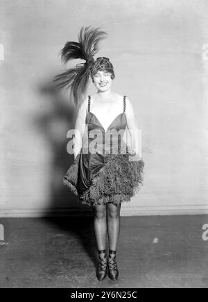 Der Siegesball in der Albert Hall. Miss Lee White. 12. November 1919 Stockfoto