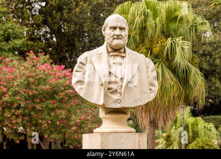 Trapani, Sizilien, Italien - 25. September 2016: Busto an Alberto Buscaino Campo, Patriot und Philologe, im Park von Town Holl (Villa Comunale), Vial Stockfoto