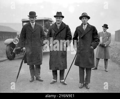 Die Luftschefs am Cardington Flugplatz. Air Marshal Sir John Salmond, Sir Samuel Hoare und Sir Philip Sassoon. Stockfoto