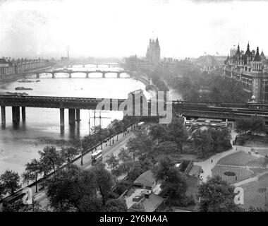 Thames Embankment vom Dach des Shell MES House. 25. Mai 1933 Stockfoto