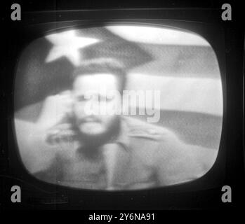 Havanna, Kuba: Der kubanische Premierminister Fidel Castro, der während seiner Fernsehsendung Ende Oktober aufgenommen wurde, als er die Blockade des US-Präsidenten Kennedy auf Kuba als "Piraterie" beschrieb und erklärte, dass jeder, der versucht, eine Waffeninspektion in Kuba durchzuführen, "besser kampfbereit sein sollte". 24. oktober 1962 Stockfoto