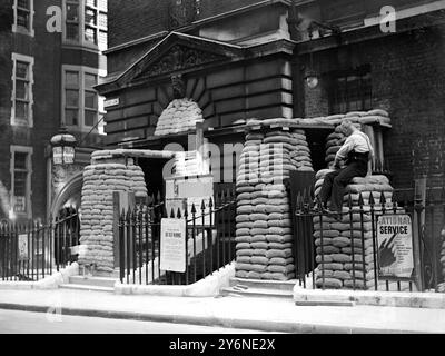 Kriegskrise, 1939. Sandsäcke auf der Garn Lane Polizeistation. August 1939 Stockfoto