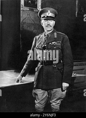 Feldmarschall Sir H Alexander, der die Rekordkapitulation des Krieges herbeigeführt hat, und teilt mit Feldmarschall Montgomery die Ehre, britischer Befehlshaber des Sieges Mai 1945 zu sein ©2004 Topfoto Alexander, Harold Rupert Leofric George britischer Marshal; Generalgouverneur von Kanada 1946–1952; führte die alliierte Invasion Italiens im Zweiten Weltkrieg 1943  1891-1969 an Stockfoto