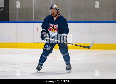 Chris DeSousa (EHC Red Bull Muenchen, #82). GER, EHC Red Bull München, Eishockey, Trainingssession vor dem Grand Opening des SAP Garden, 26.09.2024. Foto: Eibner-Pressefoto/Franz Feiner Stockfoto