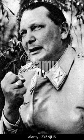 Als erster der Top-Nazis, der in alliierte Hände fiel, vier Studien von Feldmarschall Göring ohne seine Medaillen nach seiner persönlichen Kapitulation an die 7. US-Armee im Mai 1945 ©2004 Topfoto Göring, Hermann Wilhelm (auch Hermann Wilhelm Goring) deutscher Nazi-Marschall und Politiker; Gründung der Gestapo; Selbstmord  1893-1946 Stockfoto