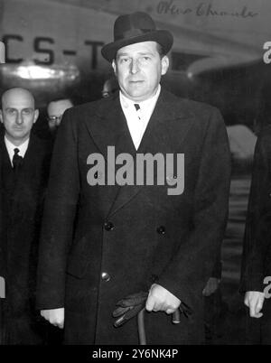 Der Spanische Pretender Don Juan 13. Februar 1952 Juan de Borbon (Don Juan; Juan Carlos Teresa Silverio Alfonso de Borbon y Battenberg, Conde de Barcelona) spanischer Anwärter; Sohn von Alfonso XIII; Vater von Juan Carlos I  1913-1993 Stockfoto