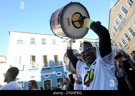 Bandpräsentation salvador, bahia, brasilien - 29. Mai 2023: Mitglieder der Band Olodum treten in Pelourinho auf, dem historischen Zentrum Salvadors. SALVADOR BAHIA BRASILIEN Copyright: XJoaxSouzax 010623JOA0562 Stockfoto