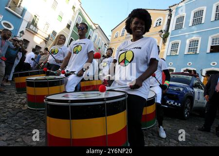 Bandpräsentation salvador, bahia, brasilien - 29. Mai 2023: Mitglieder der Band Olodum treten in Pelourinho auf, dem historischen Zentrum Salvadors. SALVADOR BAHIA BRASILIEN Copyright: XJoaxSouzax 010623JOA0566 Stockfoto