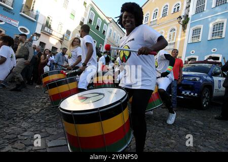 Bandpräsentation salvador, bahia, brasilien - 29. Mai 2023: Mitglieder der Band Olodum treten in Pelourinho auf, dem historischen Zentrum Salvadors. SALVADOR BAHIA BRASILIEN Copyright: XJoaxSouzax 010623JOA0567 Stockfoto