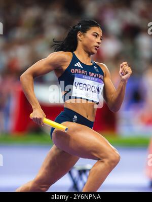 Nicole Yeargin nimmt an der 4X400 Meter Staffel bei den Olympischen Spielen 2024 in Paris Teil. Stockfoto