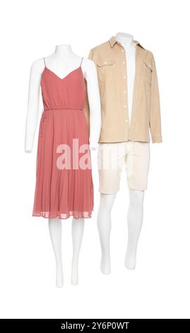 Weibliche und männliche Schaufensterpuppen mit stilvollen Outfits isoliert auf weiß Stockfoto