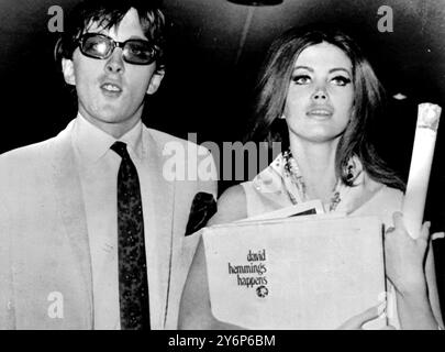 Der britische Schauspieler David Hemmings und seine Frau Gayle Hunnicutt 5. Oktober 1967 Dallas Texas Stockfoto