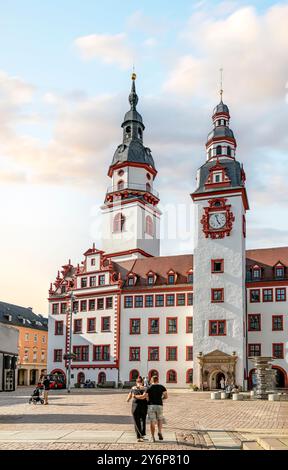 Altes und neues Rathaus am Chemnitzer Marktplatz, Sachsen, Deutschland Stockfoto