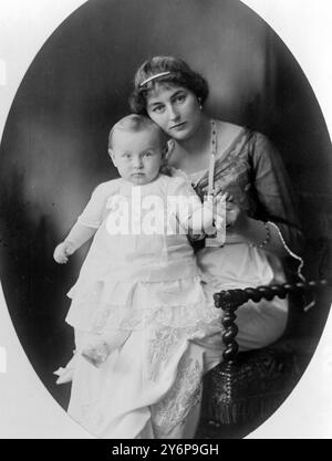 Prinzessin August Wilhelm und Prinz Alexander Ferdinand von Preußen. 1914 Stockfoto