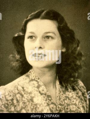 Ein Porträt der verstorbenen Frau Violette Szabo , der die Verleihung des Georgskreuzes angekündigt wird . 17. Dezember 1946 Stockfoto