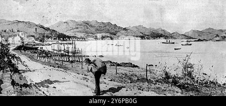 Der Ardlamont-Mordprozess in Schottland die Kyles von Bute : Eingang zu den Narrows - Blick vom Ardlamont House der Mord an Ardlamont (auch bekannt als Ardlamont Mystery and the Monson Case), der am 10. August 1893 in Argyll (Schottland) stattfand, führte zu zwei hochkarätigen Gerichtsverfahren: einem Mordverfahren in Edinburgh (HM Advocate gegen Monson) und einem Diffamierungsverfahren in London (Monson gegen Tussauds Ltd) im folgenden Jahr. Alfred John Monson erhielt in seinem High Court of Justiciary Prozess für den Mord an Cecil Hambrough das schottische Urteil „nicht bewiesen“. 1894 verklagte er Madame Stockfoto