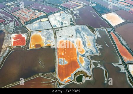 Yancheng, China. September 2024. Der farbenfrohe Salzsee in Yuncheng, China, am 26. September 2024. (Foto: Costfoto/NurPhoto) Credit: NurPhoto SRL/Alamy Live News Stockfoto