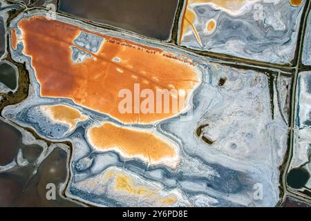 Yancheng, China. September 2024. Der farbenfrohe Salzsee in Yuncheng, China, am 26. September 2024. (Foto: Costfoto/NurPhoto) Credit: NurPhoto SRL/Alamy Live News Stockfoto