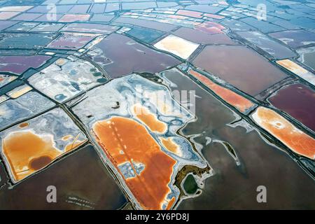 Yancheng, China. September 2024. Der farbenfrohe Salzsee in Yuncheng, China, am 26. September 2024. (Foto: Costfoto/NurPhoto) Credit: NurPhoto SRL/Alamy Live News Stockfoto