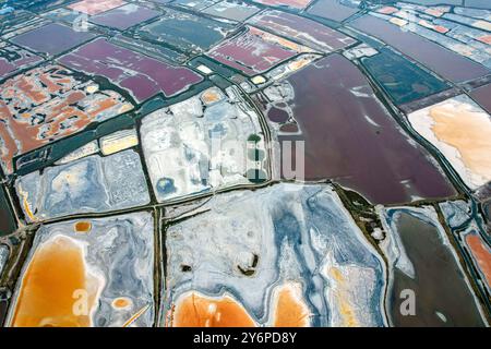 Yancheng, China. September 2024. Der farbenfrohe Salzsee in Yuncheng, China, am 26. September 2024. (Foto: Costfoto/NurPhoto) Credit: NurPhoto SRL/Alamy Live News Stockfoto