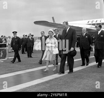 PRINZESSIN MARGARET ROSE UND LORD SNOWDON IN LONDON; 12. AUGUST 1962 Stockfoto