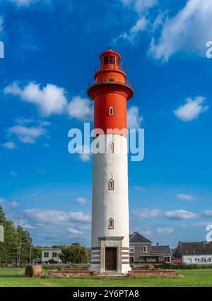 Cayeux-sur-Mer, Frankreich - 09 17 2024: Außenansicht des Leuchtturms von Cayeux oder des Leuchtturms von Brighton Stockfoto